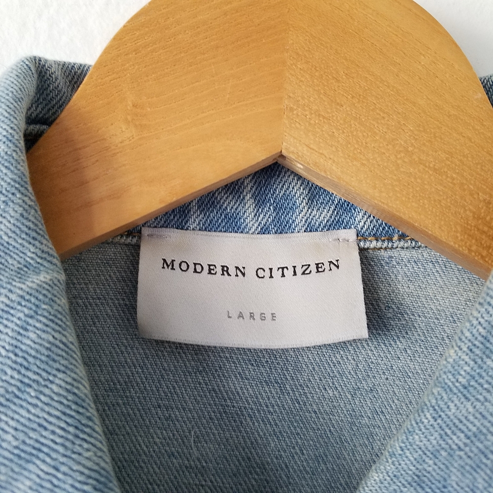 Modern Citizen Cropped Boxy Raw Hem Blue Light Wash Jacket Size Large - Picture 9 of 10